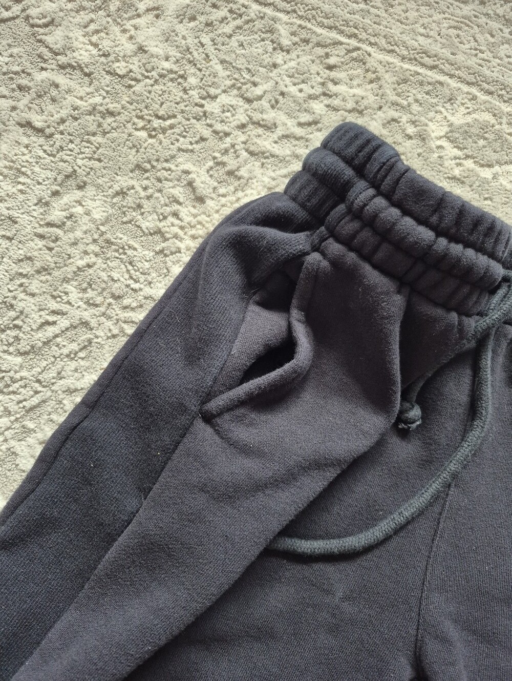 TNA Aritzia Women's Athleisure Boyfriend Cozy Fleece Black Sweatpants Size XS - Picture 3 of 6